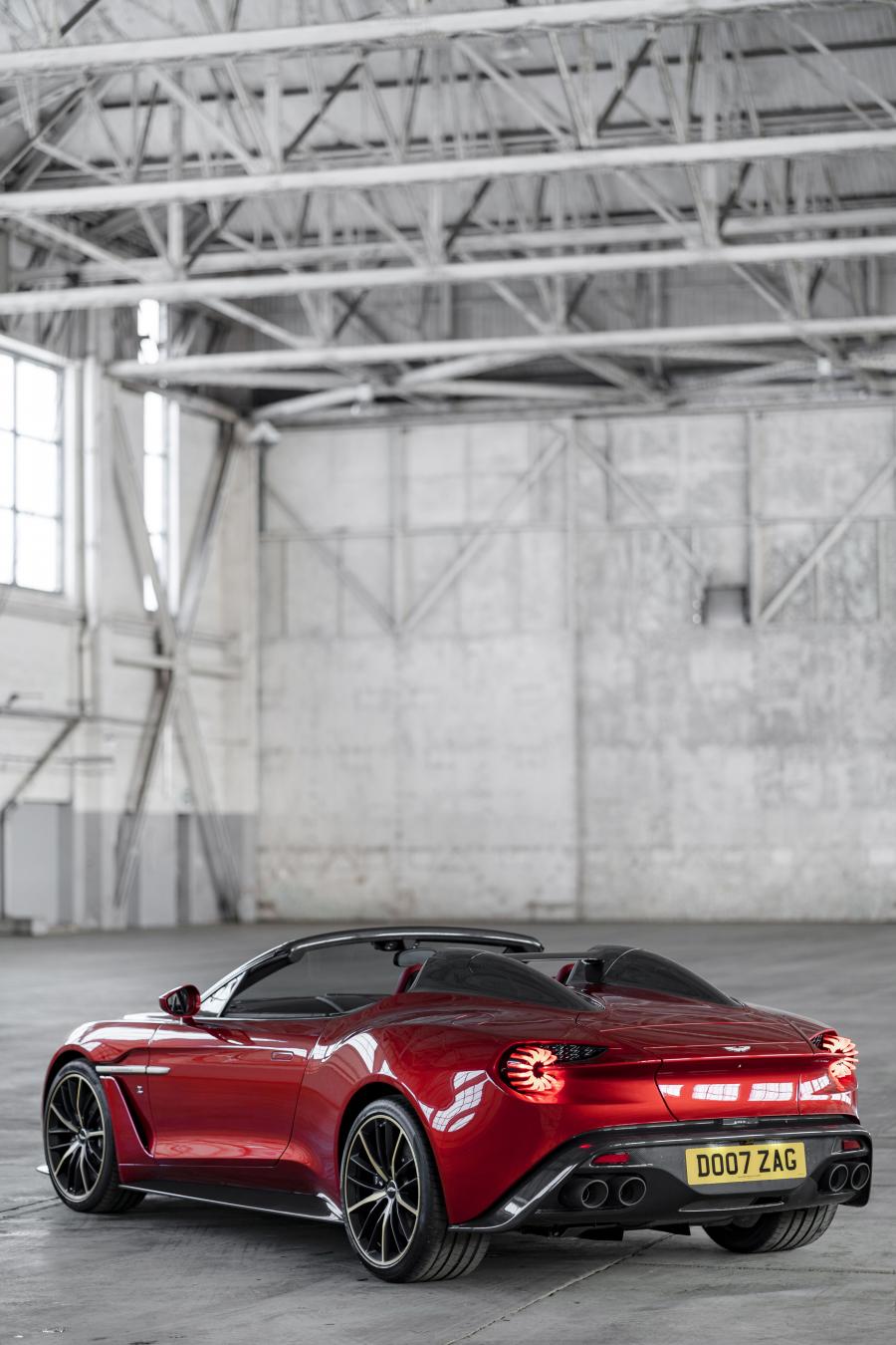 Aston Martin Vanquish Zagato Speedster 2018 года  (UK) (фото 45 из 52)